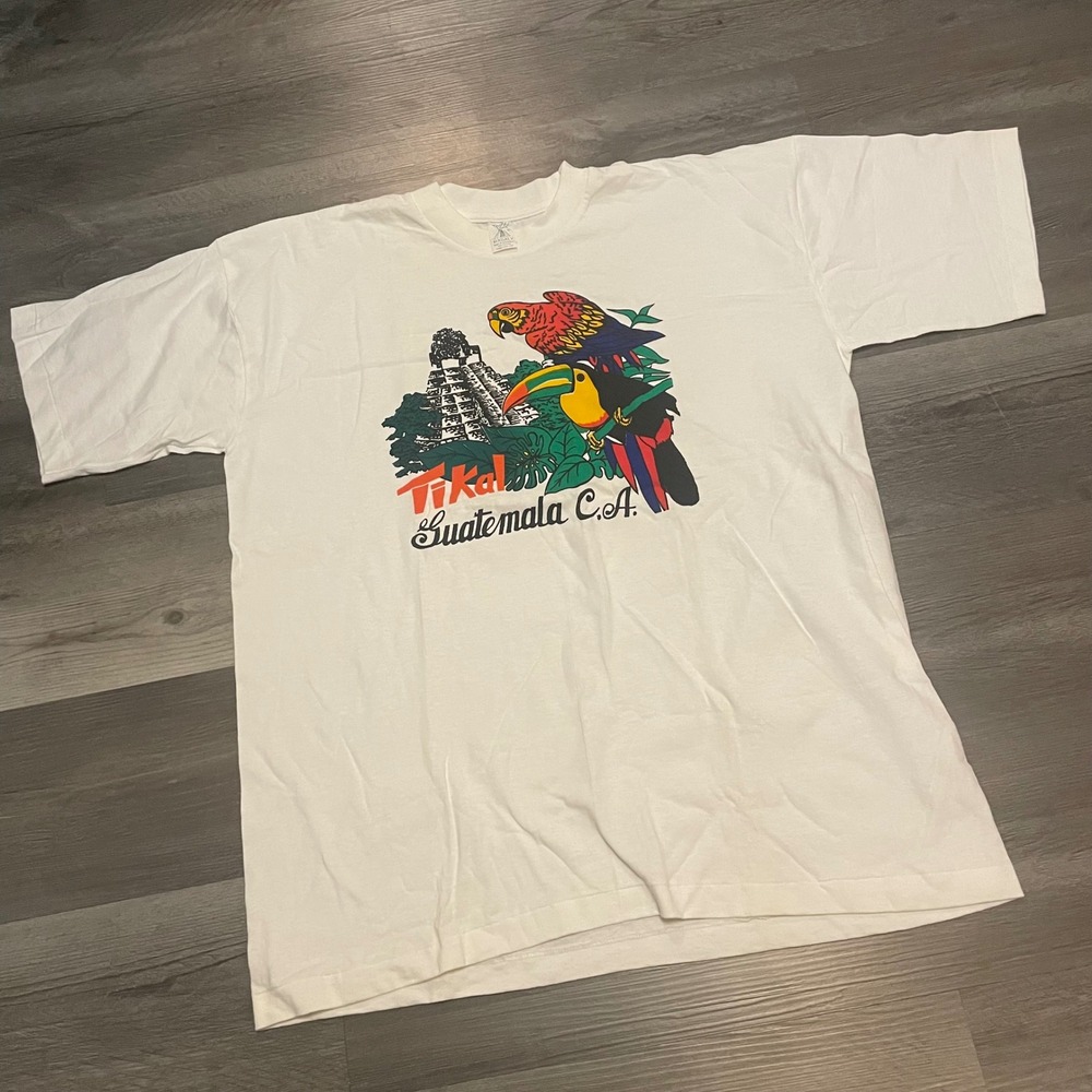 Vintage Magaly Tikal Guatemala C.A. Parrot Toucan Graphic T-Shirt Mens XL White